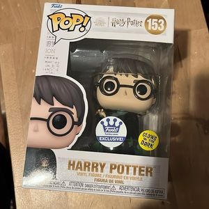 Harry Potter funko pop 153 glow in the dark funko shop exclusive